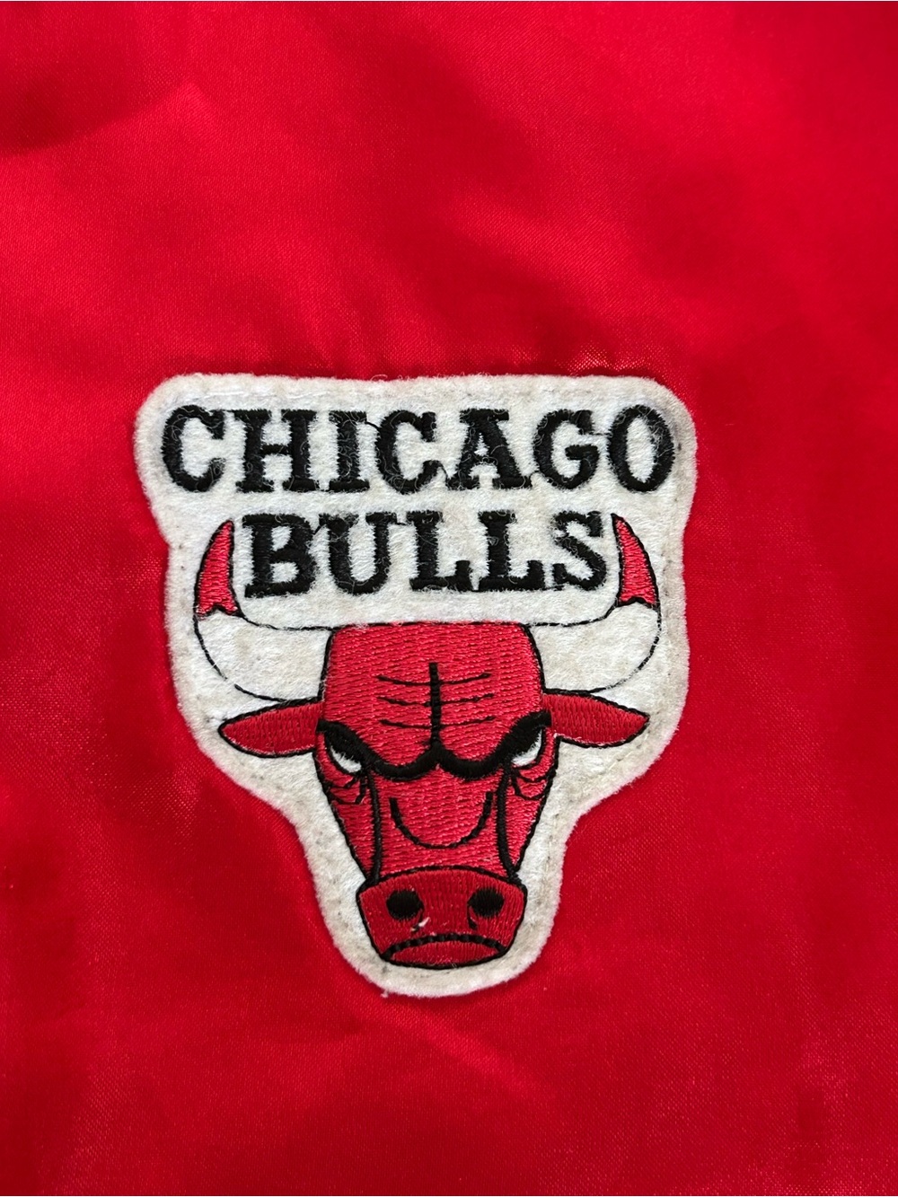 RARE - NBA Chicago Bulls Satin Bomber Jacket - Picture 4 of 6